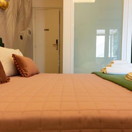 5 Sensi - Vasca Idromassaggio, Terrazzo, Fibra Ultraveloce, Parcheggio Coperto Su Richiesta Otel Cosenza Dış mekan fotoğraf