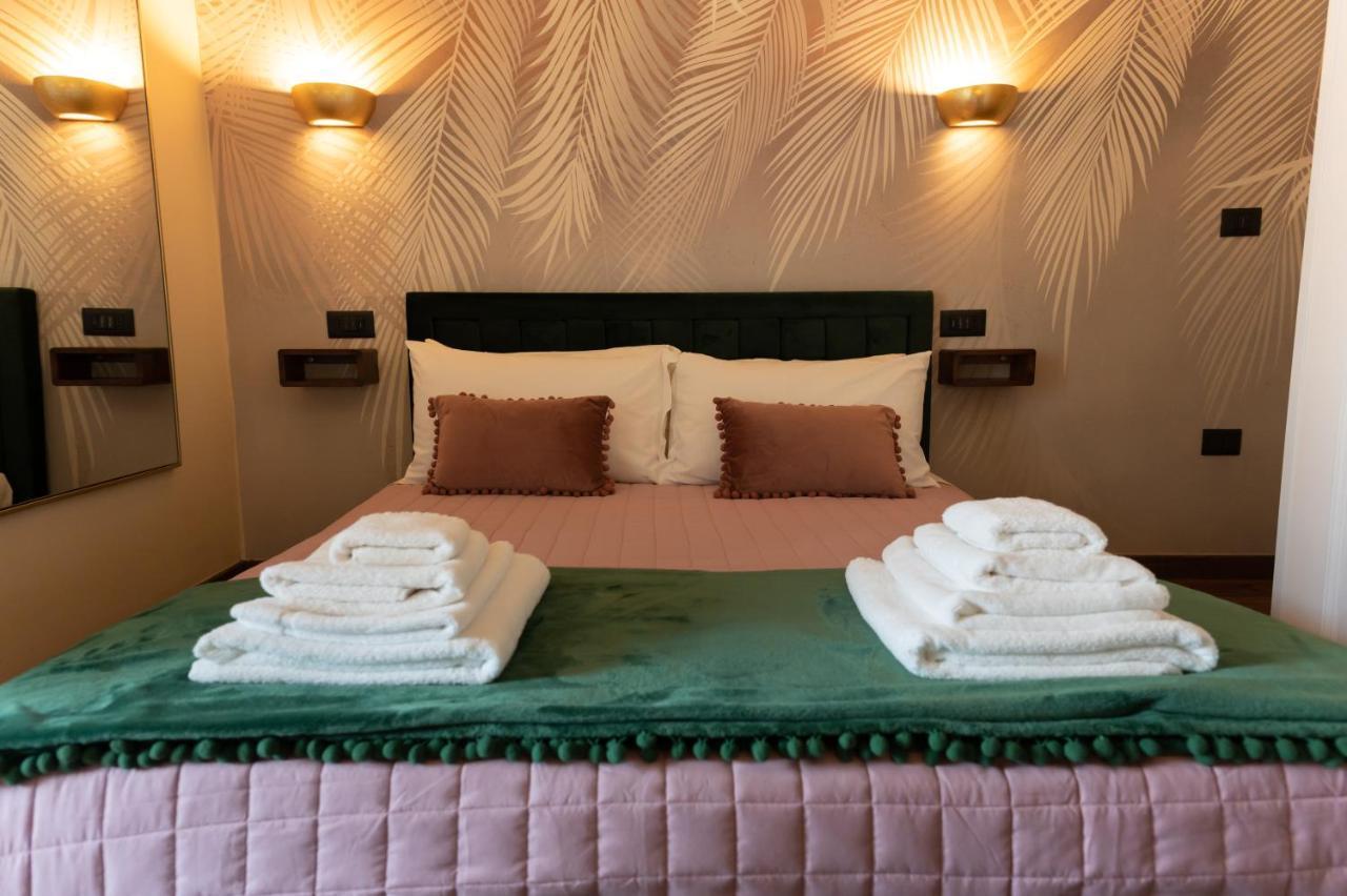 5 Sensi - Vasca Idromassaggio, Terrazzo, Fibra Ultraveloce, Parcheggio Coperto Su Richiesta Otel Cosenza Dış mekan fotoğraf