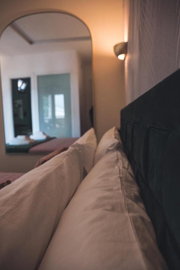 5 Sensi - Vasca Idromassaggio, Terrazzo, Fibra Ultraveloce, Parcheggio Coperto Su Richiesta Otel Cosenza Dış mekan fotoğraf