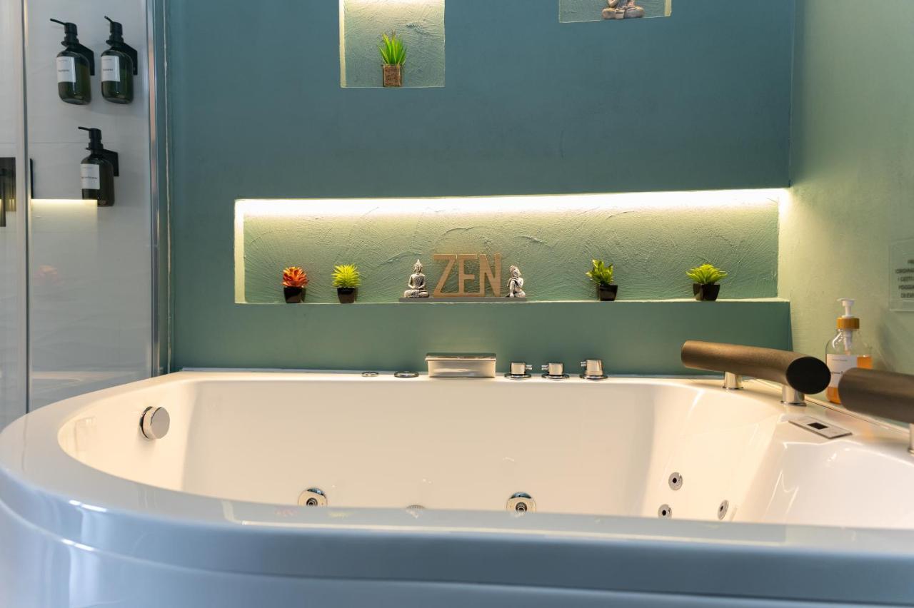 5 Sensi - Vasca Idromassaggio, Terrazzo, Fibra Ultraveloce, Parcheggio Coperto Su Richiesta Otel Cosenza Dış mekan fotoğraf