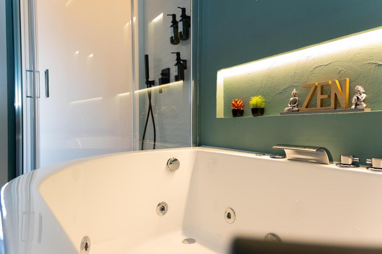 5 Sensi - Vasca Idromassaggio, Terrazzo, Fibra Ultraveloce, Parcheggio Coperto Su Richiesta Otel Cosenza Dış mekan fotoğraf