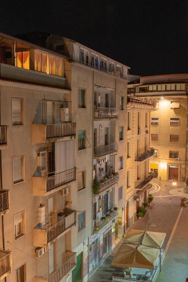 5 Sensi - Vasca Idromassaggio, Terrazzo, Fibra Ultraveloce, Parcheggio Coperto Su Richiesta Otel Cosenza Dış mekan fotoğraf